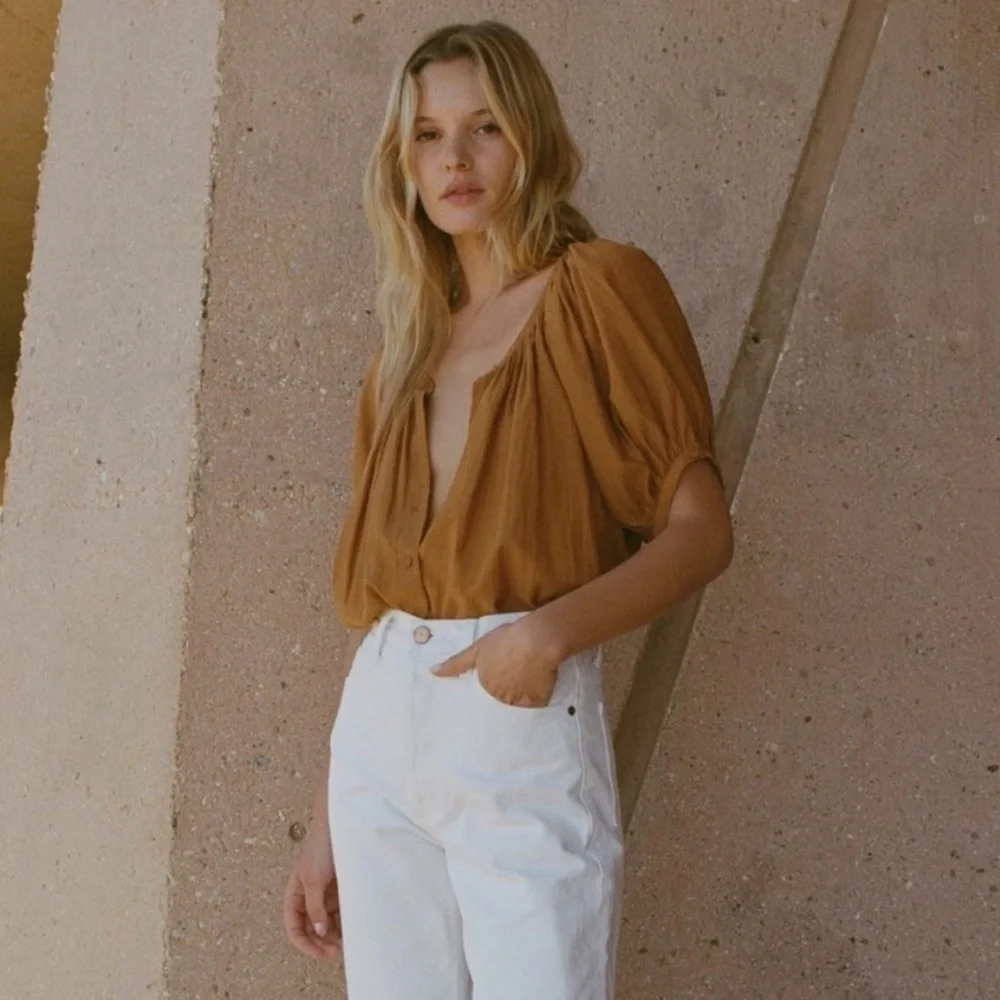 Doen Rust Brown Puff-Sleeve Blouse